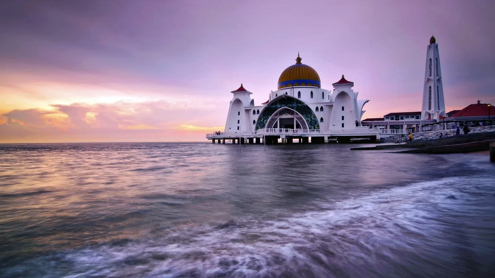 “Malaysia: A Kaleidoscope of Culture, Nature, and Culinary Bliss”